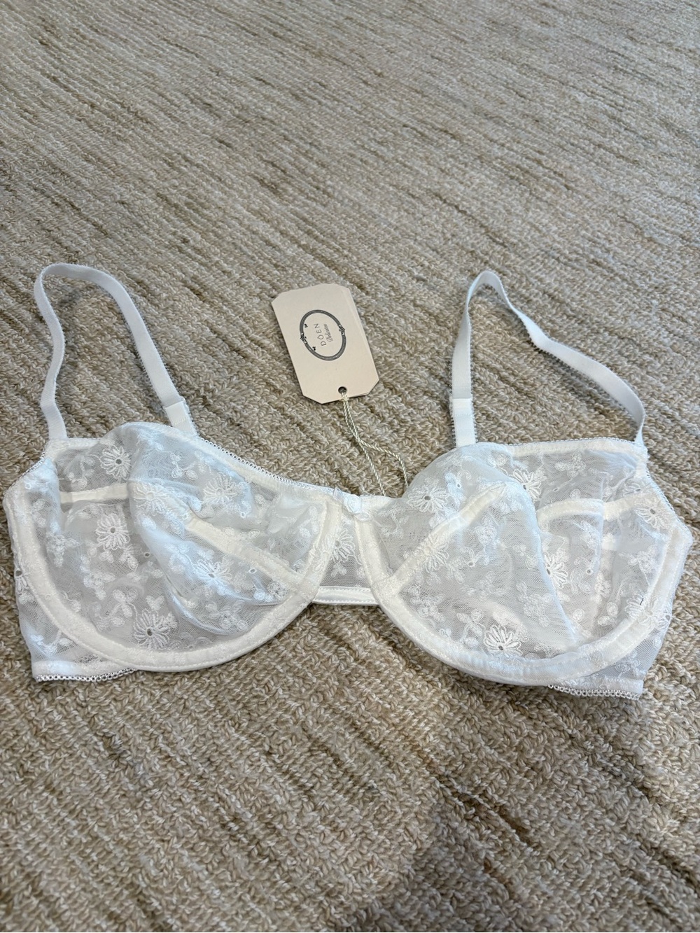 Doen White Sheer Floral Lace Underwire Bra